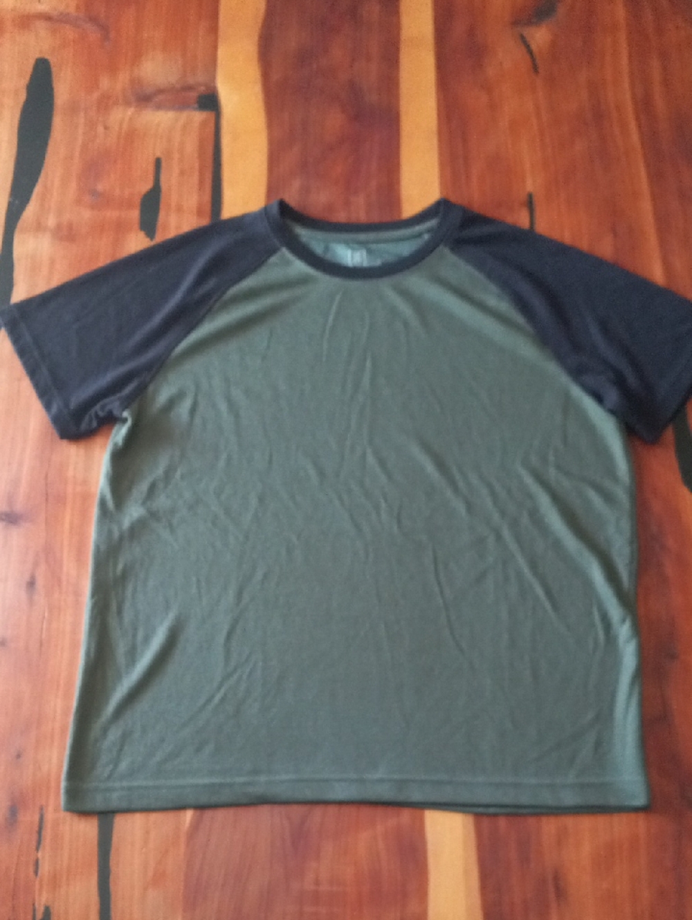 George Green Black Raglan Sleeve Tshirt Mens M